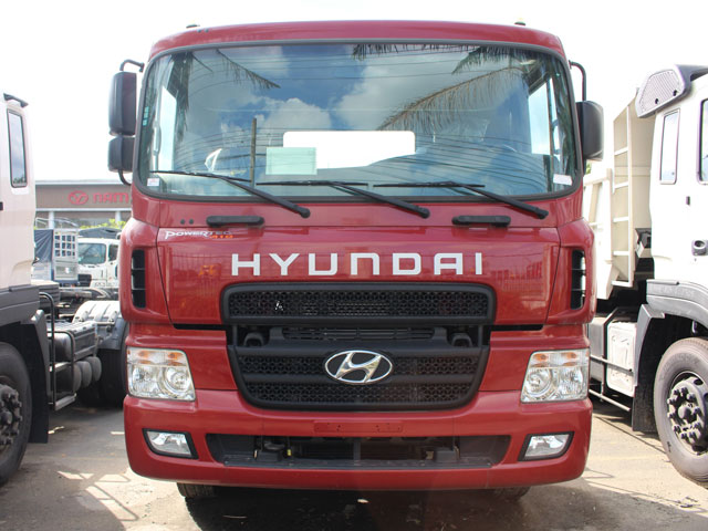 Xe đầu kéo Hyundai HD1000 2 cầu máy 410PS ga điện