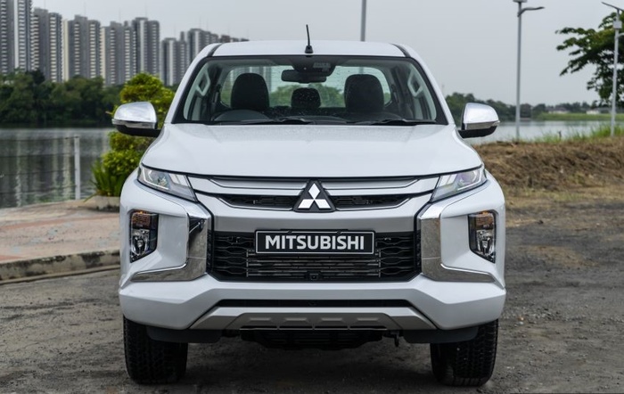 ban tai Mitsubishi Trton 2019 h2